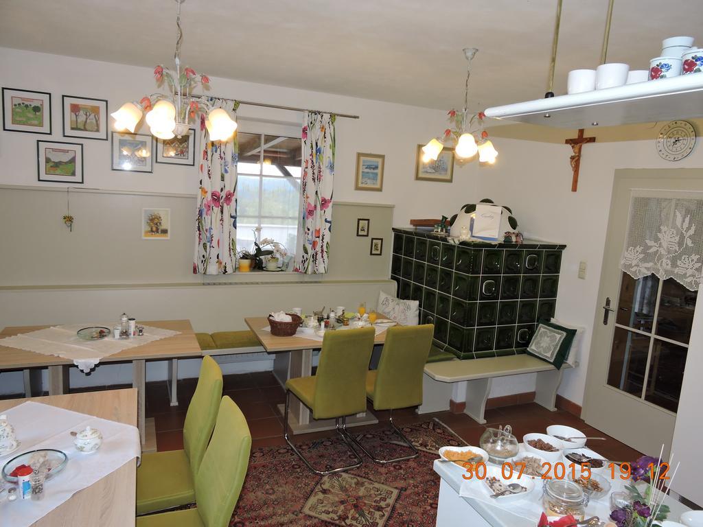 Gaestehaus Haagen Bad Waltersdorf Bagian luar foto